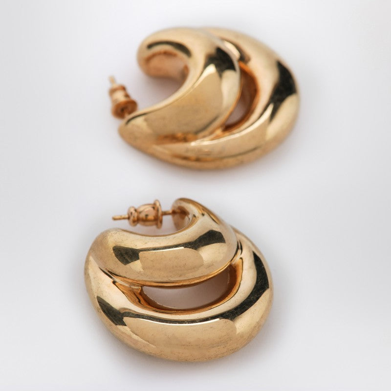 Blow Up Huggies earrings in gold tone