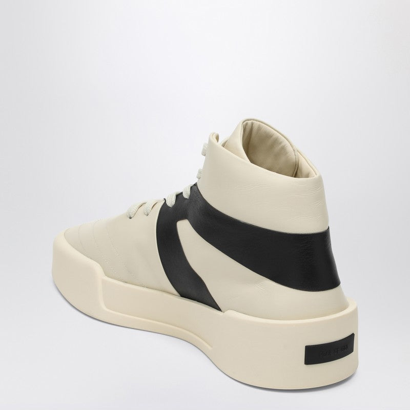 Cream/black Basketball Sneaker