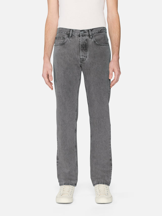 THE STRAIGHT JEAN