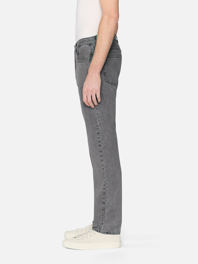 THE STRAIGHT JEAN