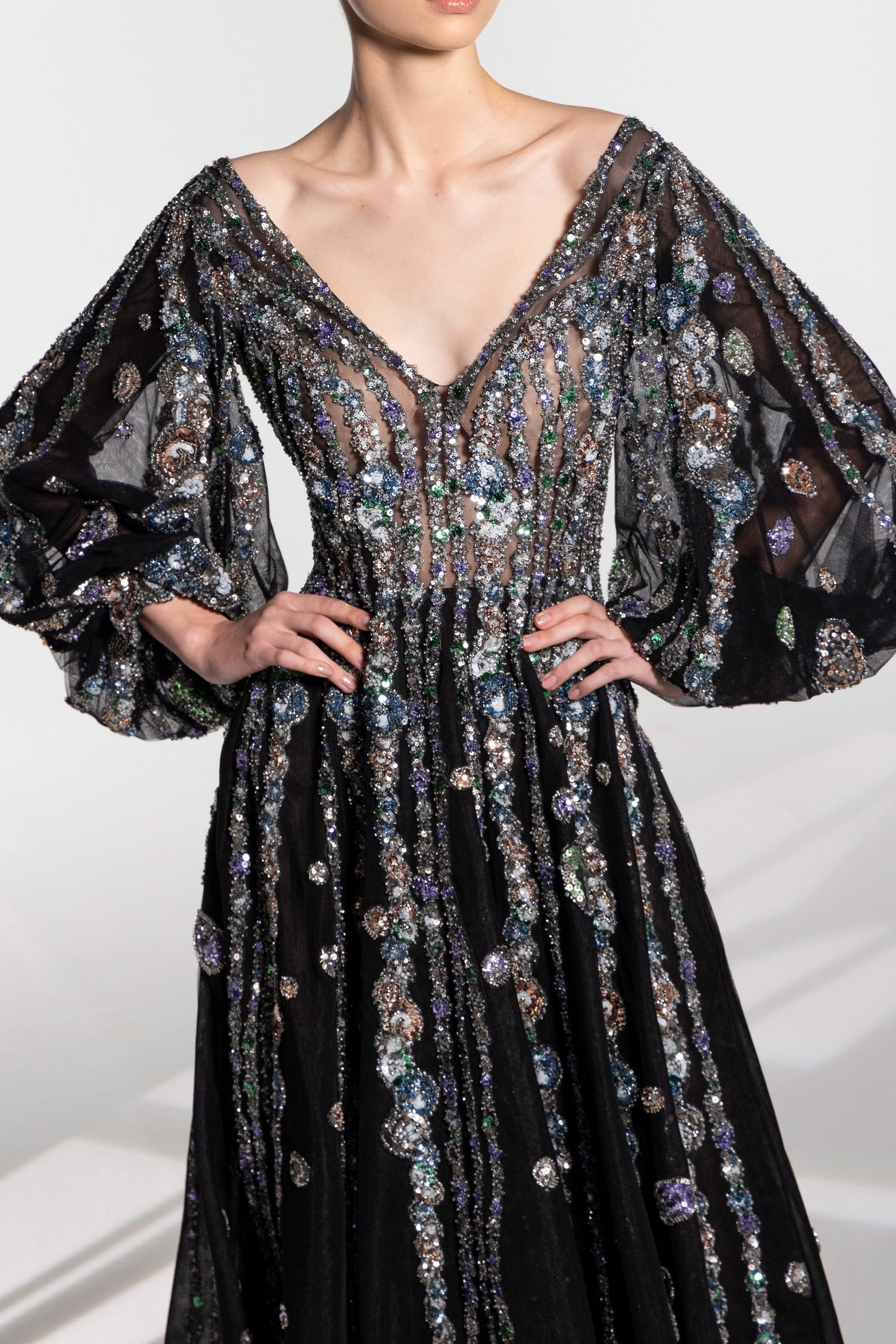 tulle-beaded-dress-with-bell-sleeves-rtwfw23-4