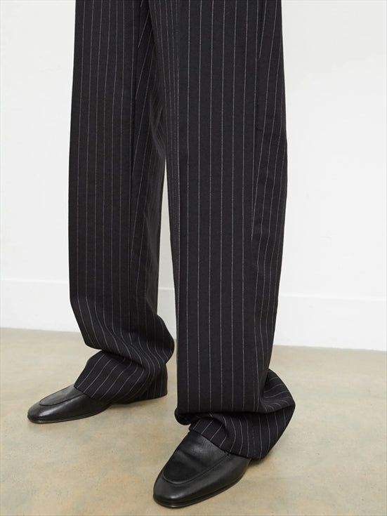 STRAIGHT LEG TROUSER