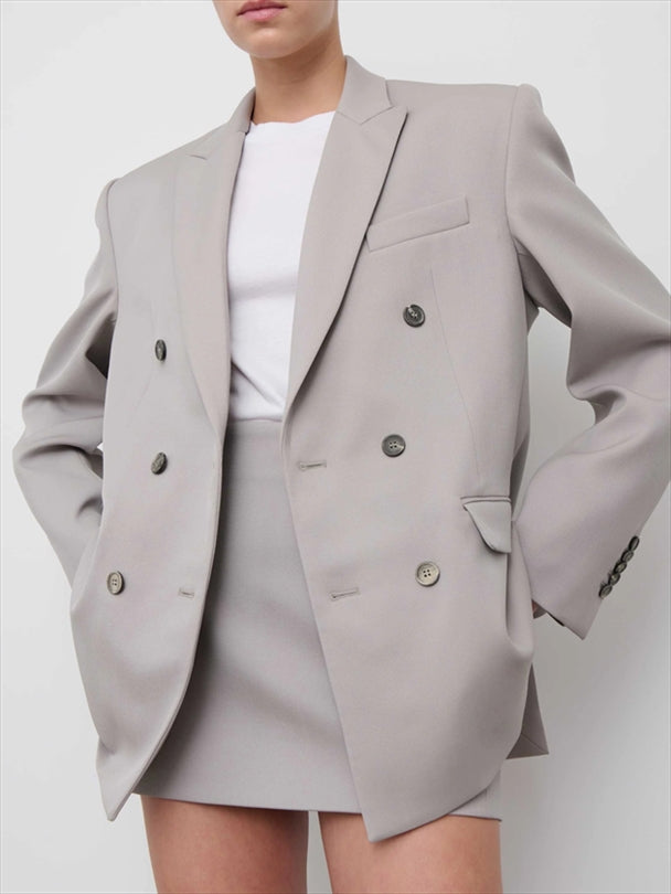 سترة مزدوجة الصدر