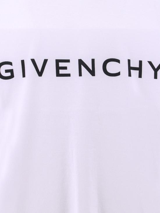 Short -sleeved t -shirt