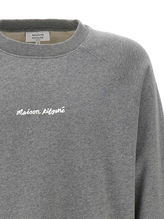 Long -sleeved t -shirt