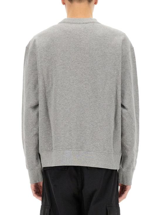 Long -sleeved t -shirt