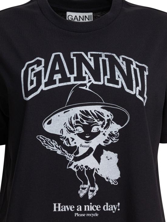 Short -sleeved t -shirt