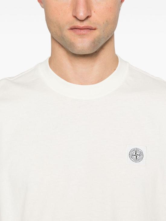 Short -sleeved t -shirt