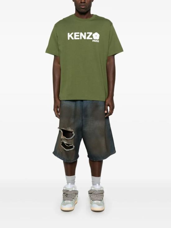 Short -sleeved t -shirt