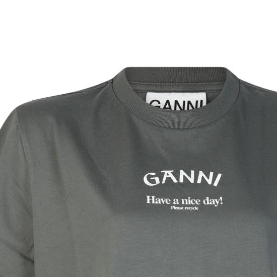 Short -sleeved t -shirt