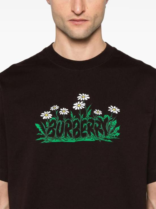 Short -sleeved t -shirt