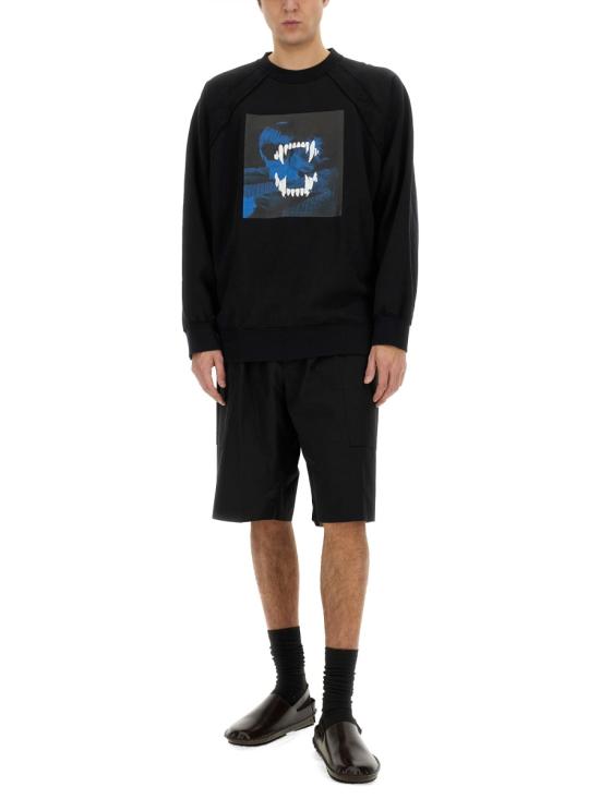 Long -sleeved t -shirt