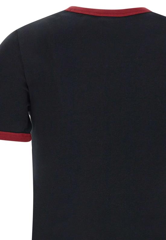 Short -sleeved t -shirt