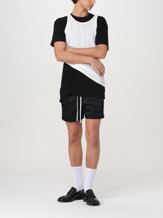 Short -sleeved t -shirt