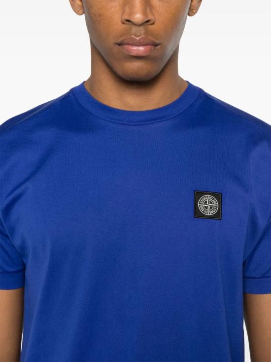 Short -sleeved t -shirt