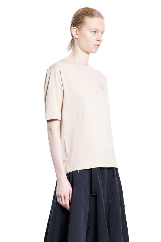 Short -sleeved t -shirt