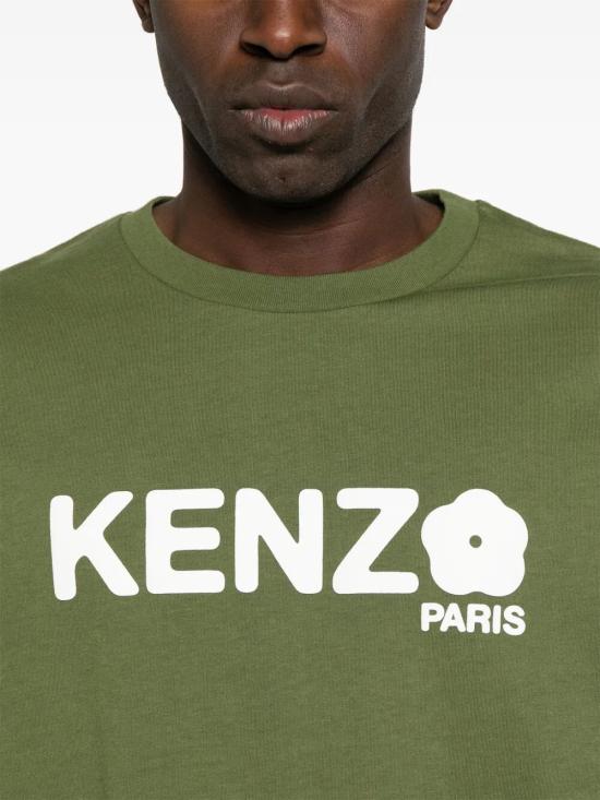 Short -sleeved t -shirt