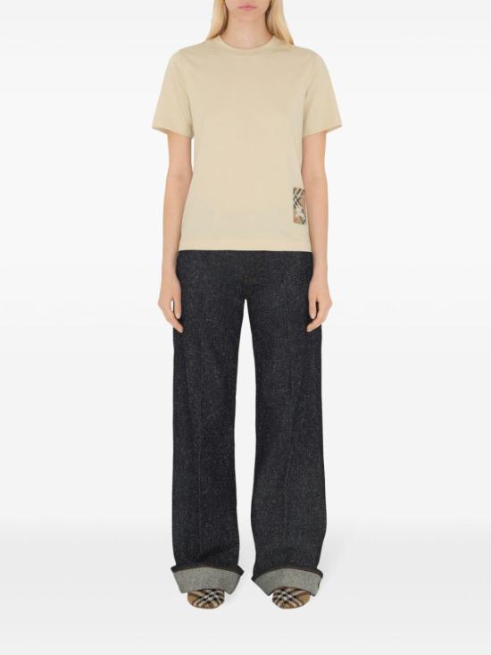 Short -sleeved t -shirt