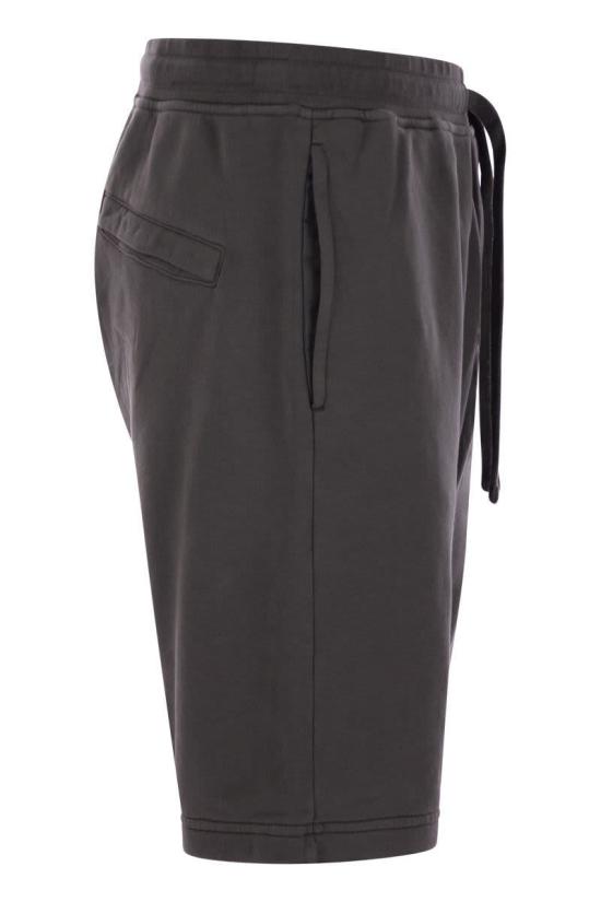 Short pants