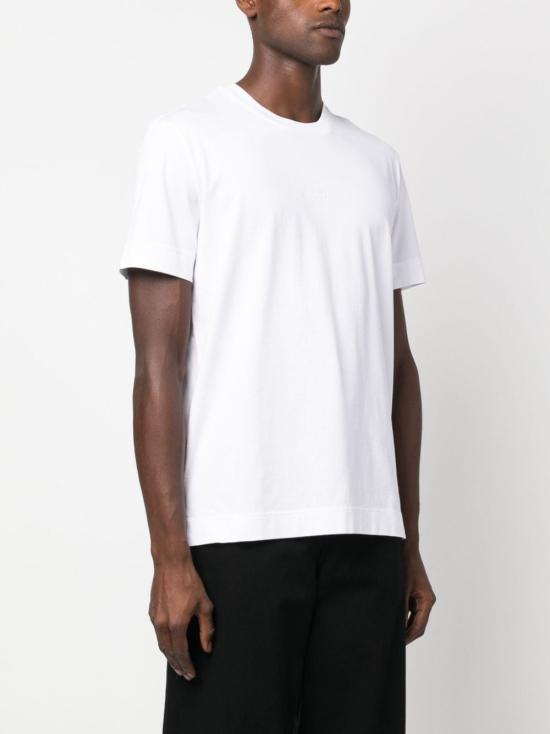 Short -sleeved t -shirt
