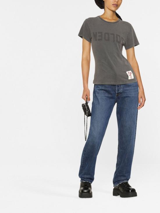 Short -sleeved t -shirt