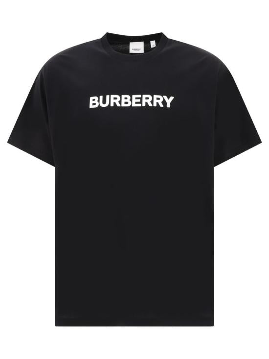 Short -sleeved t -shirt