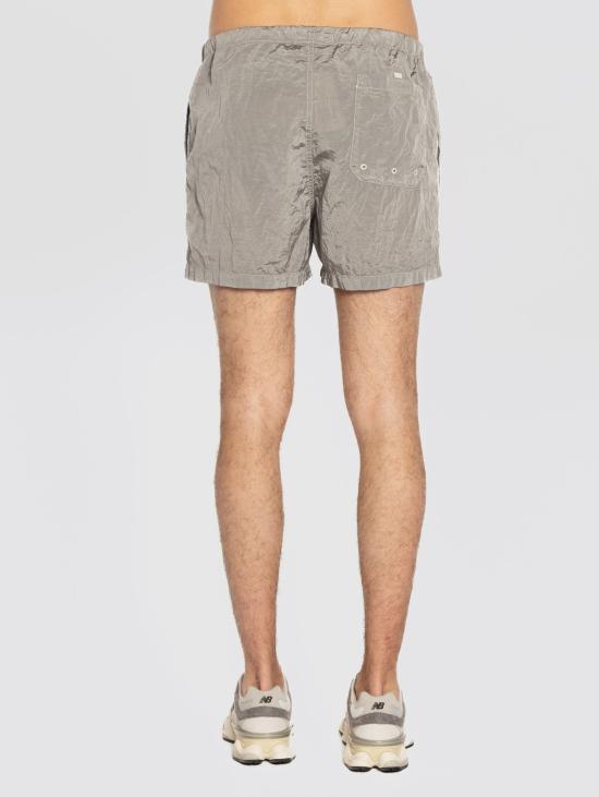 Short pants