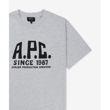 Short -sleeved t -shirt
