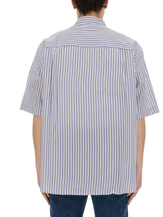Short -sleeved shirt