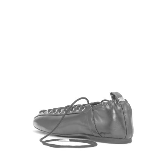 Flat shoes