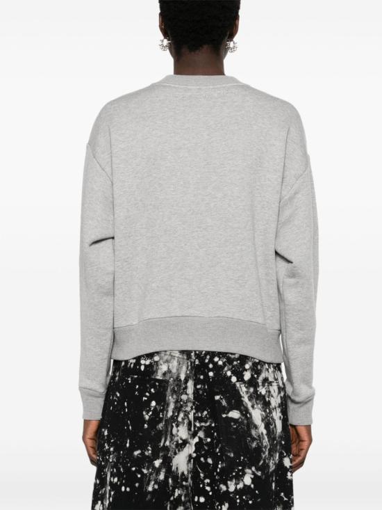 Long -sleeved t -shirt