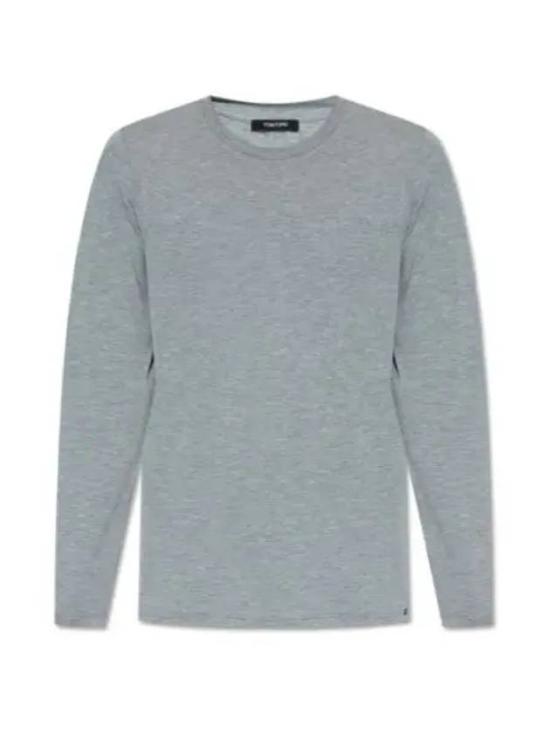 Long -sleeved t -shirt