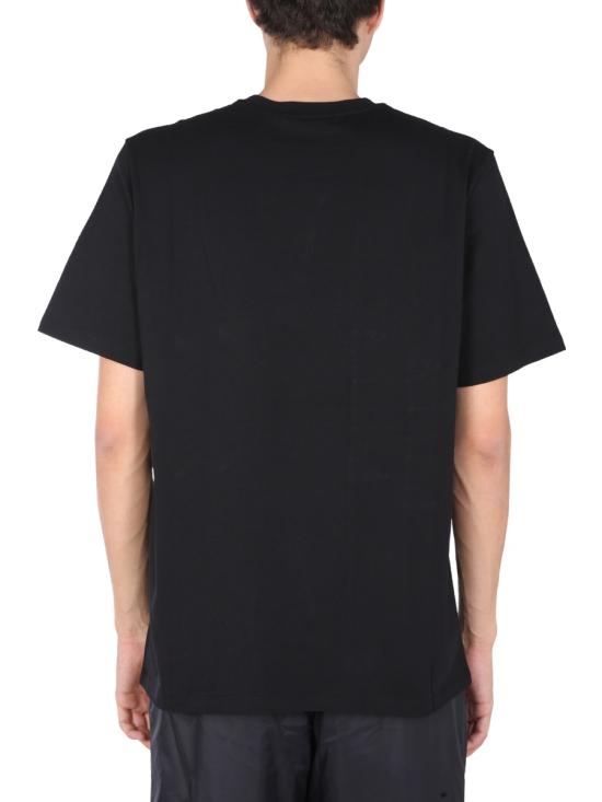 Short -sleeved t -shirt