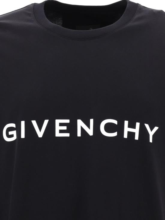 Short -sleeved t -shirt