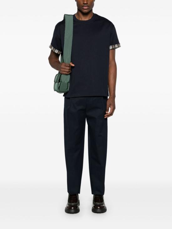 Short -sleeved t -shirt