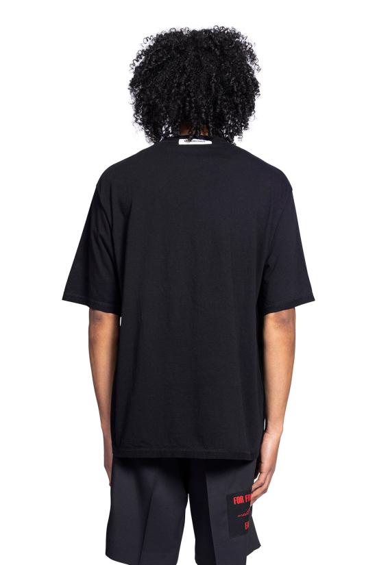 Short -sleeved t -shirt