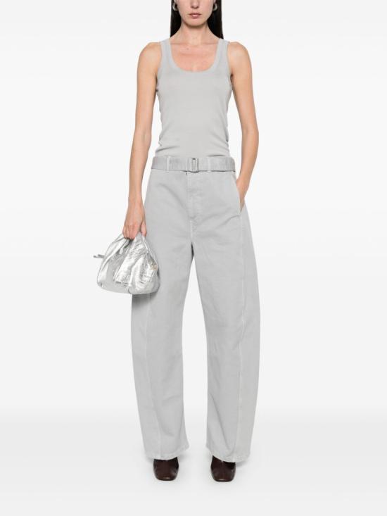 Sleeveless t -shirt
