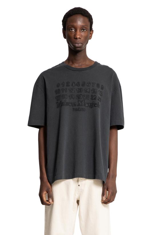Long -sleeved t -shirt