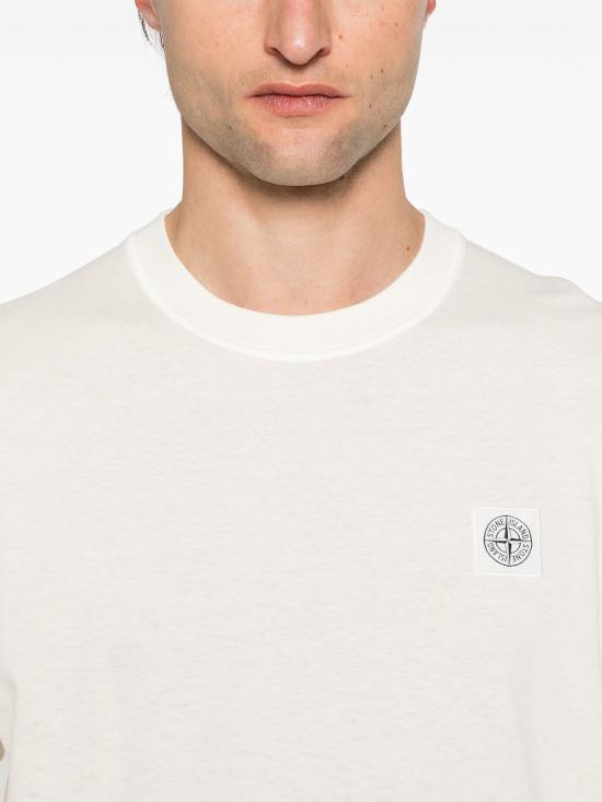 Short -sleeved t -shirt