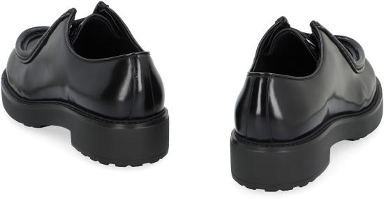 أحذية جلدية برباط