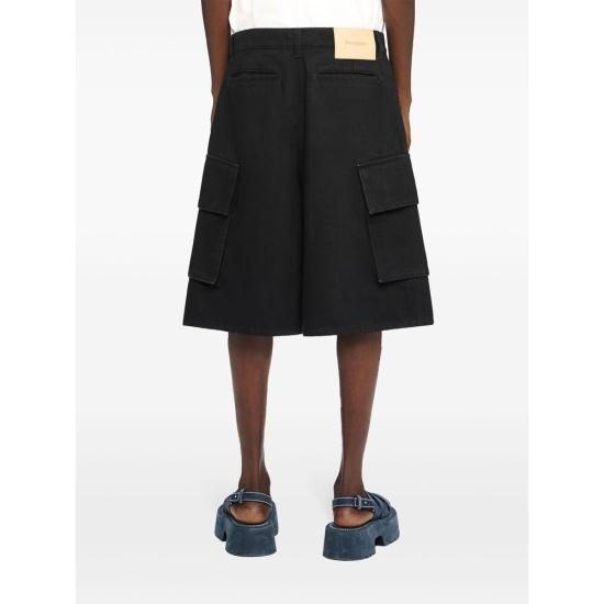 Short pants