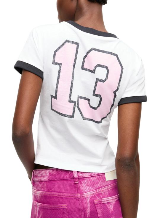 Short -sleeved t -shirt