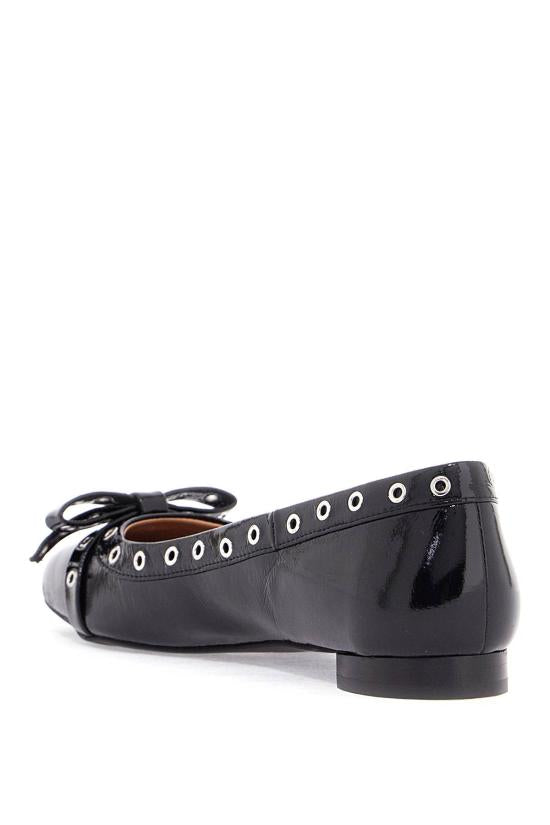 Flat shoes