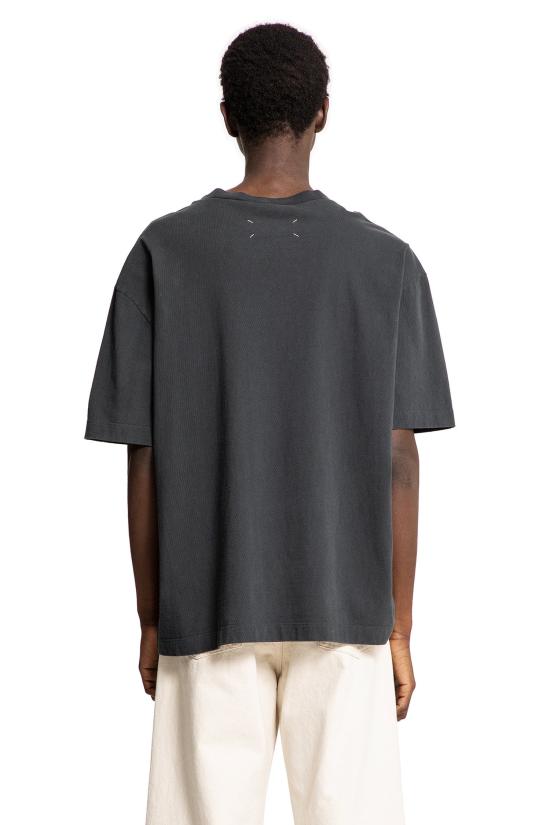 Long -sleeved t -shirt