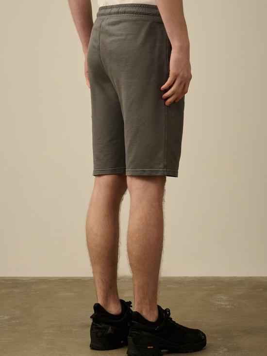 Short pants