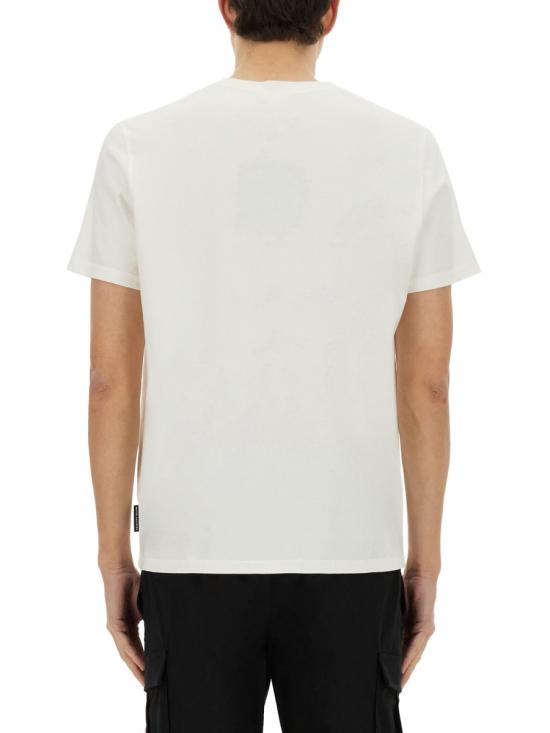 Short -sleeved t -shirt