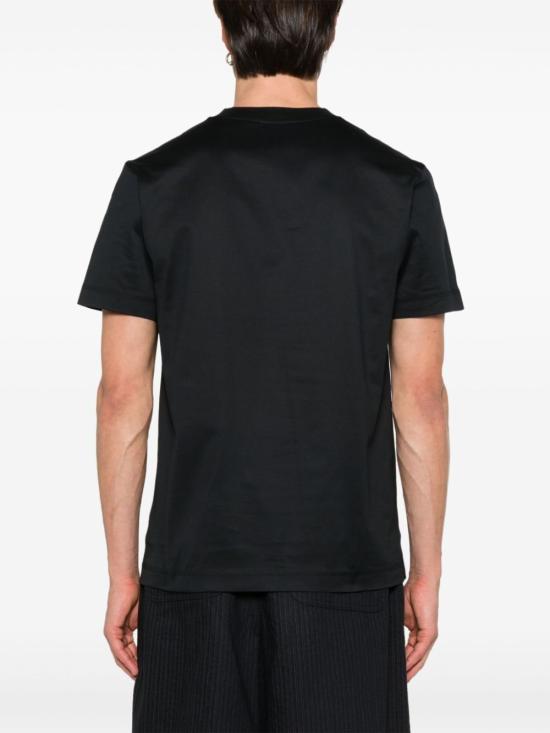 Short -sleeved t -shirt