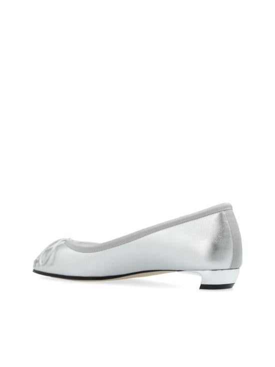 Flat shoes