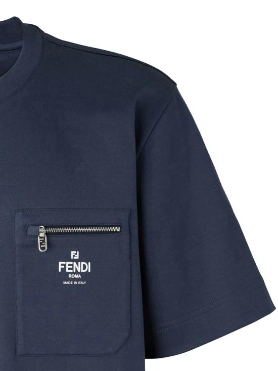 Short -sleeved t -shirt