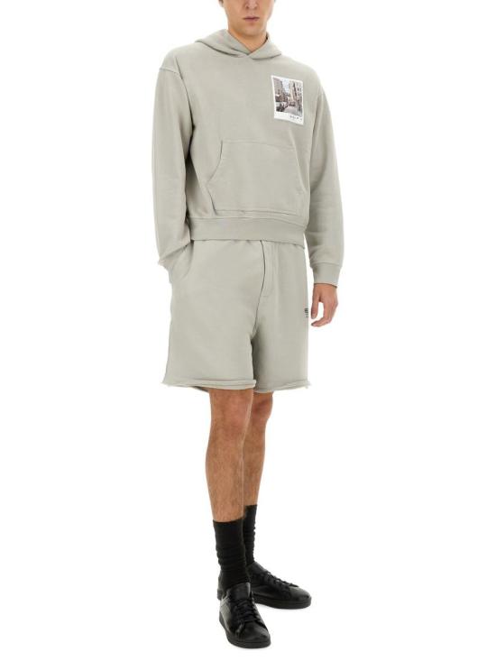Short pants